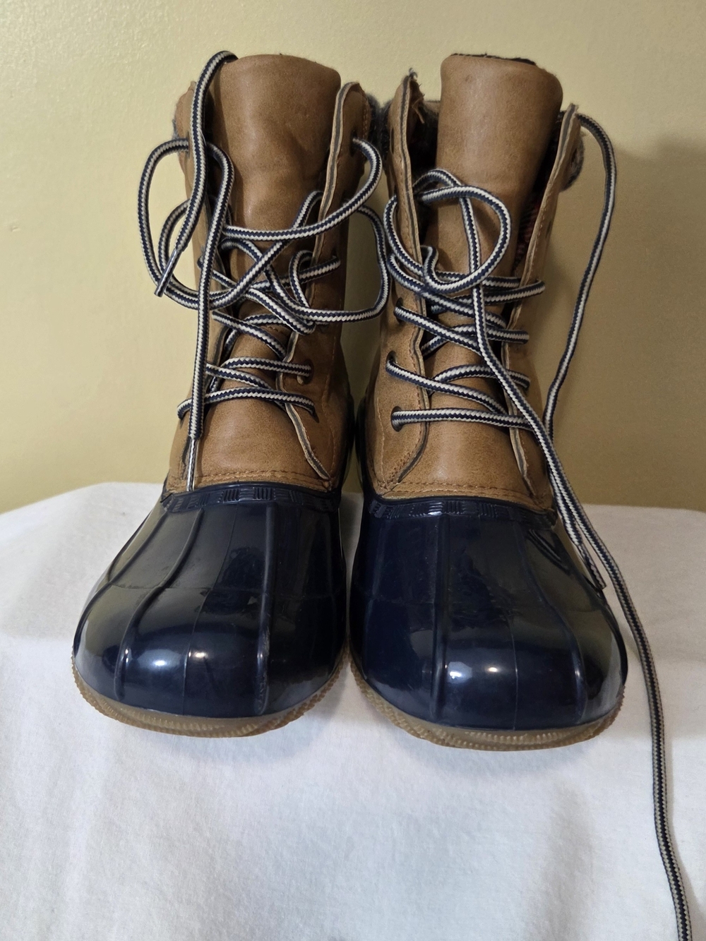 JustFab Plaid Lined Duck Boots Size 7 Tan Navy Water Resistant Rain Snow
